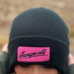 SCRIPT LOGO BEANIE - BLACK / PINK